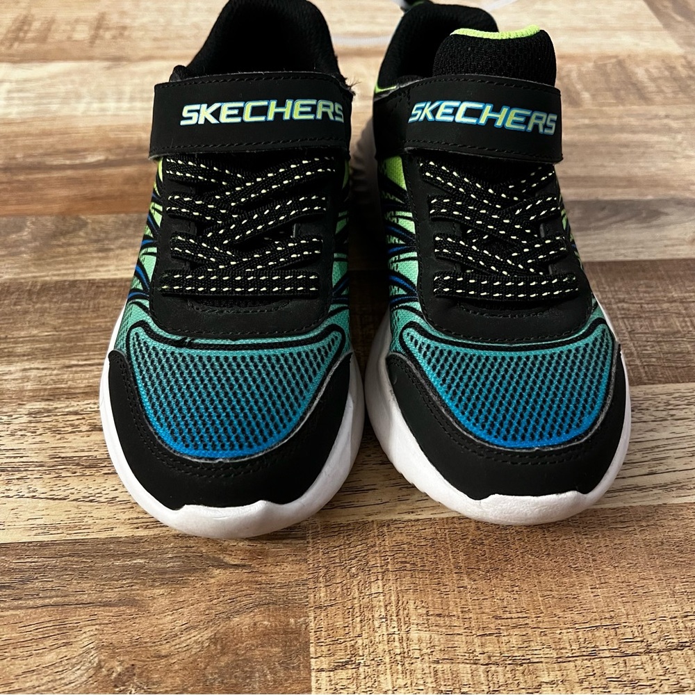 NWOT Skechers Slip On Sneakers - Picture 3 of 6